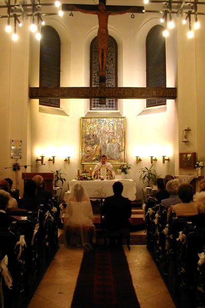 Więcej formalności wymaga tzw. ślub mieszany, czyli ślub z osobą niebędącą katolikiem 