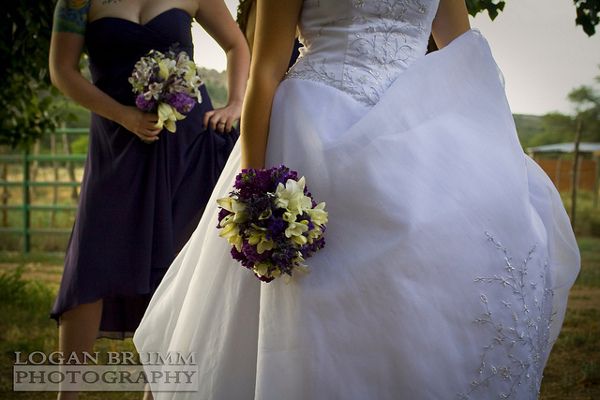 Kuliste bukiety są bardzo uniwersalne - pasują do każdej sukni ślubnej
