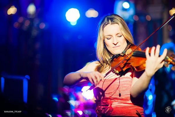 Wybór instrumentów, które możemy wykorzystać do oprawy uroczystości ślubu kościelnego jest ograniczona