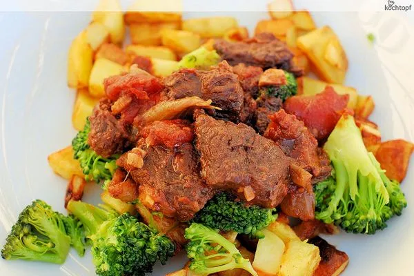 Stifado – tradycyjna cypryjska potrawa