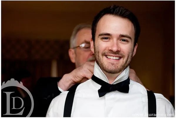Główną ozdobą męskiego eleganckiego stroju jest krawat, mucha lub musznik