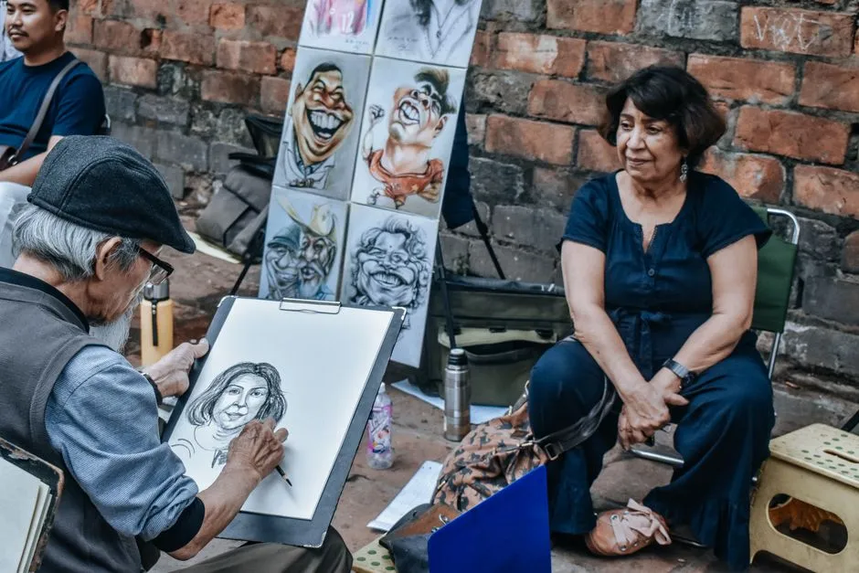 Uliczny rysownik szkicuje portret kobiety