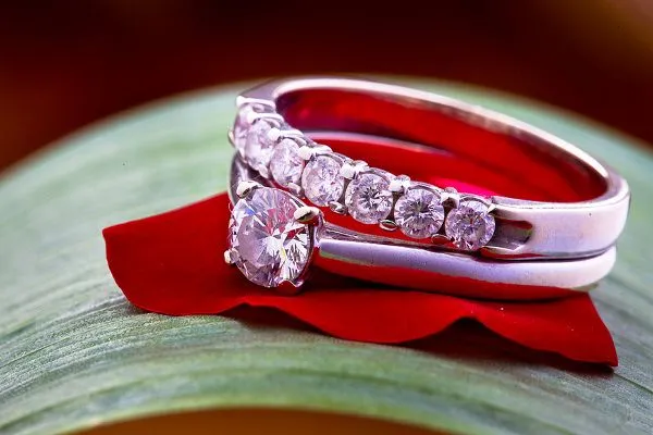 Brylanty są to szlifowane diamenty – najtwardsze minerały