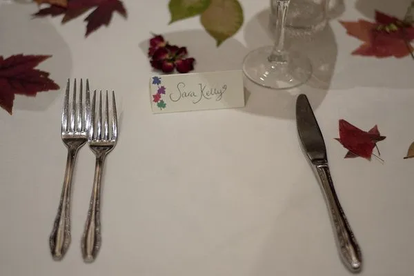 Liście, jabłka i jarzębiny mogą posłużyć nam jako jesienne dekoracje