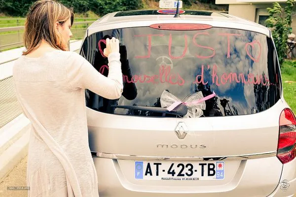 Wiosną może być chłodno, dlatego warto zaopatrzyć się w sweter lub płaszczyk