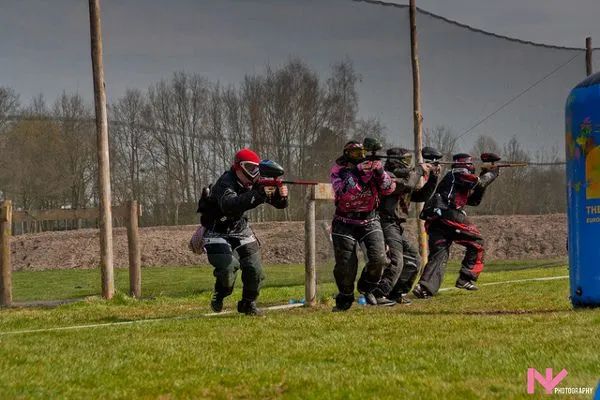 Świetną zabawą może być też paintball