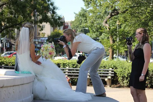 Przed spotkaniem z fotografem warto przygotować sobie listę pytań, które chcielibyśmy mu zadać