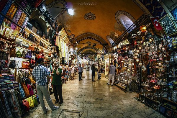 Nieodłącznym elementem robienia zakupów na tureckich bazaraz jest targowanie się