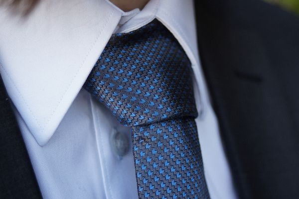 Krawat zawsze będzie pasował do ślubnego garnituru