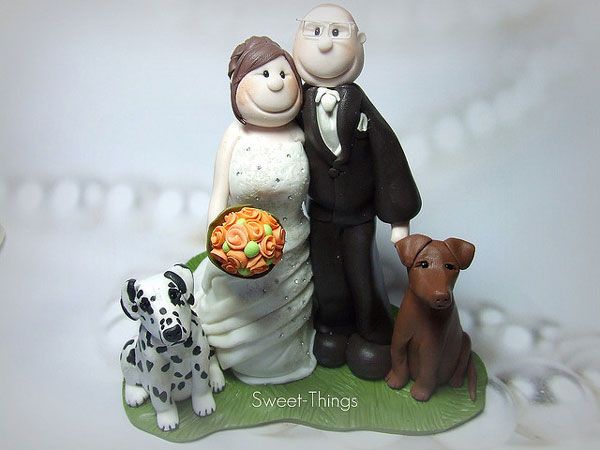 Niektórzy nowożeńcy, chcąc pomóc zwierzętom ze schroniska, zbierają zamiast kwiatów karmę dla zwierzaków