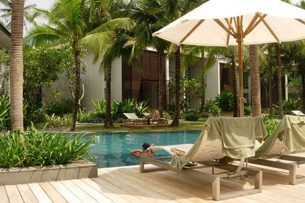 Tajlandia to nie tylko dzika natura i egzotyczna kultura, to także luksusowe hotele i nowoczesne centra handlowe (Twin Palms Resort, Phuket)