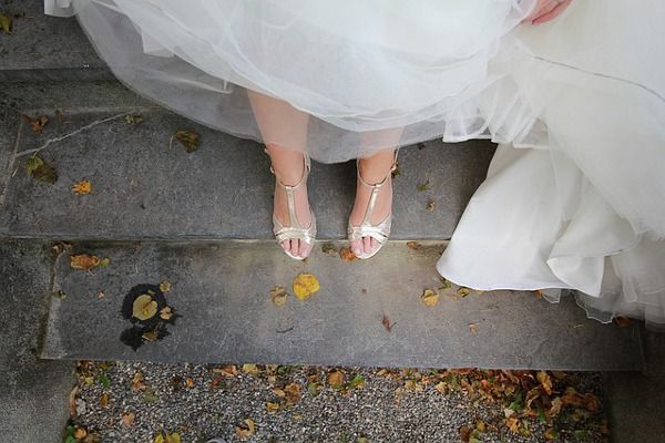 Srebrny to drugi najchętniej wybierany kolor butów ślubnych