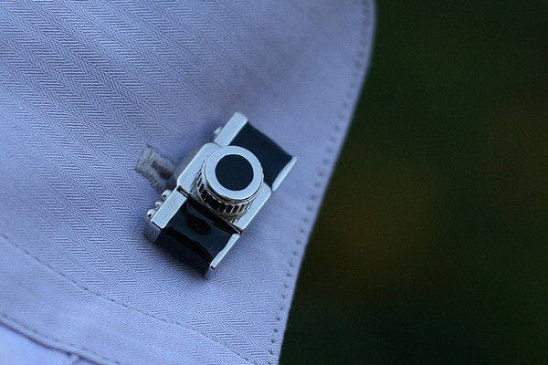 Spinki do mankietów w kształcie aparatu fotograficznego
