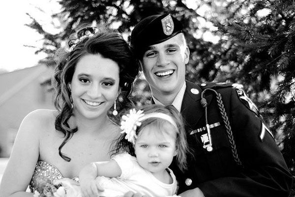 Ślub wojskowy jest jednym z najoryginalniejszych sposobów złożenia sobie przysięgi małżeńskiej
